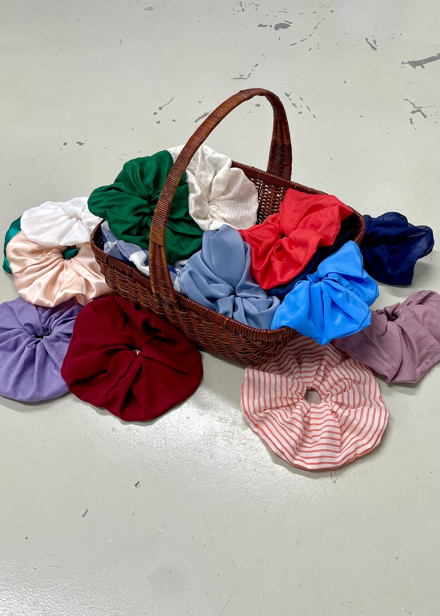Eva Scrunchie | Plain