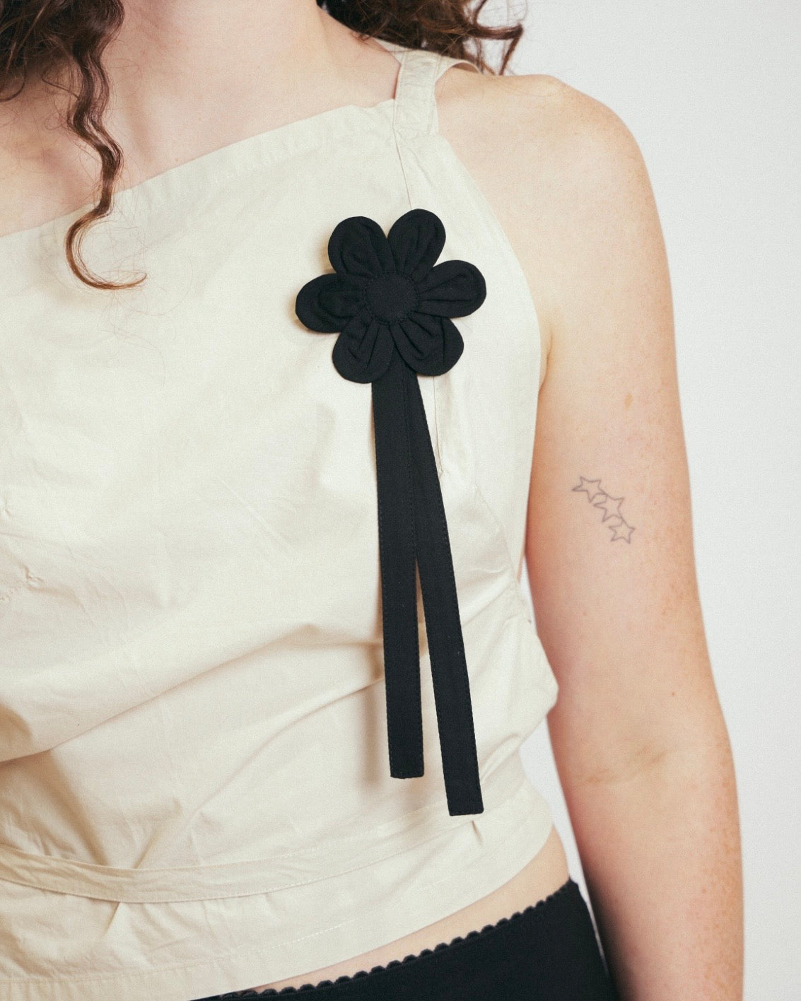 Flower Pin | Black
