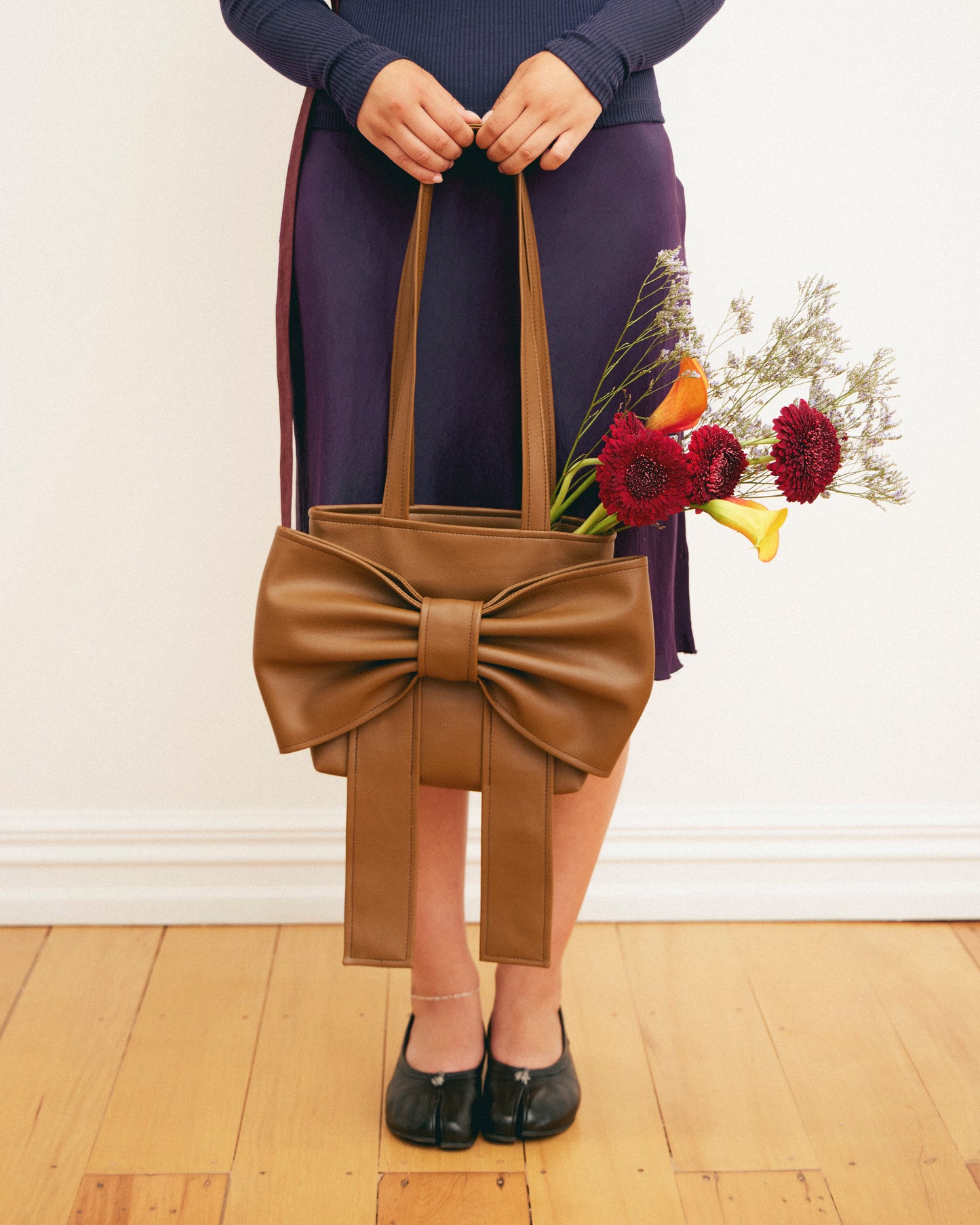 Caitlin Snell | Market Bag | Leather | Vinyl | Bow Bag | Handmade | Ethical Fashion | Sustainable Fashion | Gift | New Zealand Made | Small Business | Natural Fibre | Durable | Chic | Hair Accessory | Slow Fashion