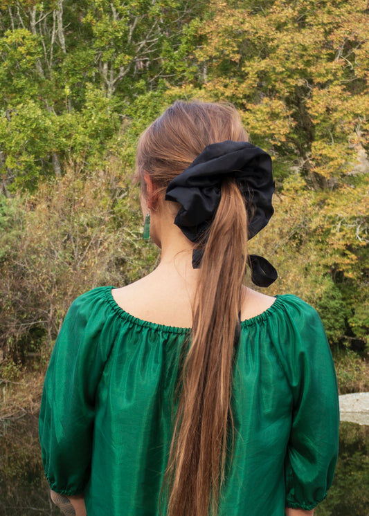 Eva Scrunchie | Black Silk